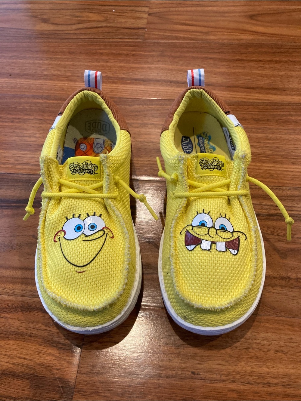 Hey DUDE WALLY Funk SpongeBob Squarepants Shoes Loafers Youth Size J2